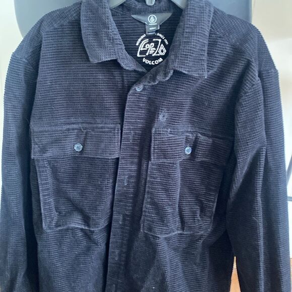 Volcom Men's Black Corderoy Shacket. 2 front cargo pockets. Never worn - Picture 2 of 7